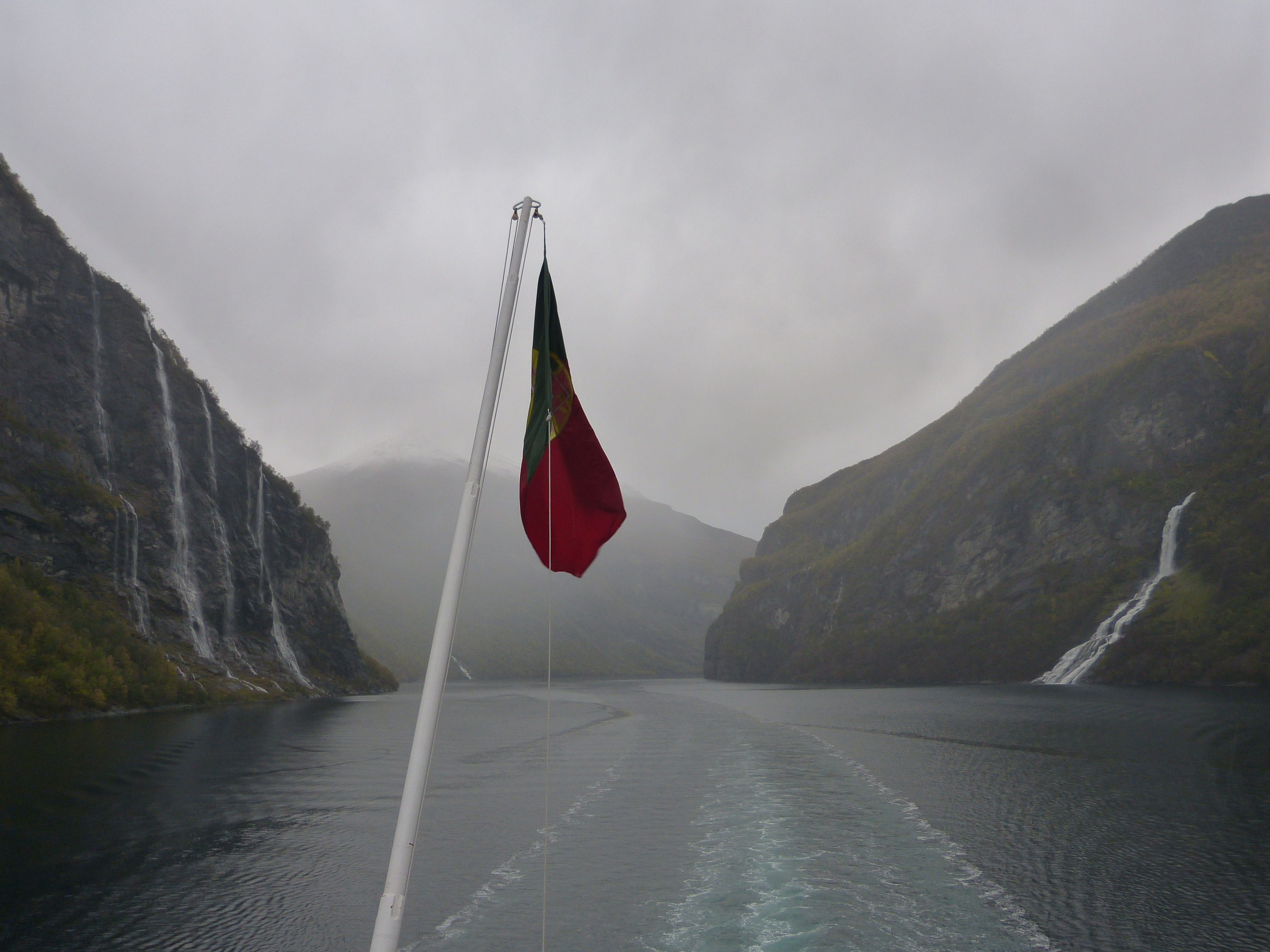 Die "Sieben Schwestern" und "Friaren" im Geiranger-Fjord