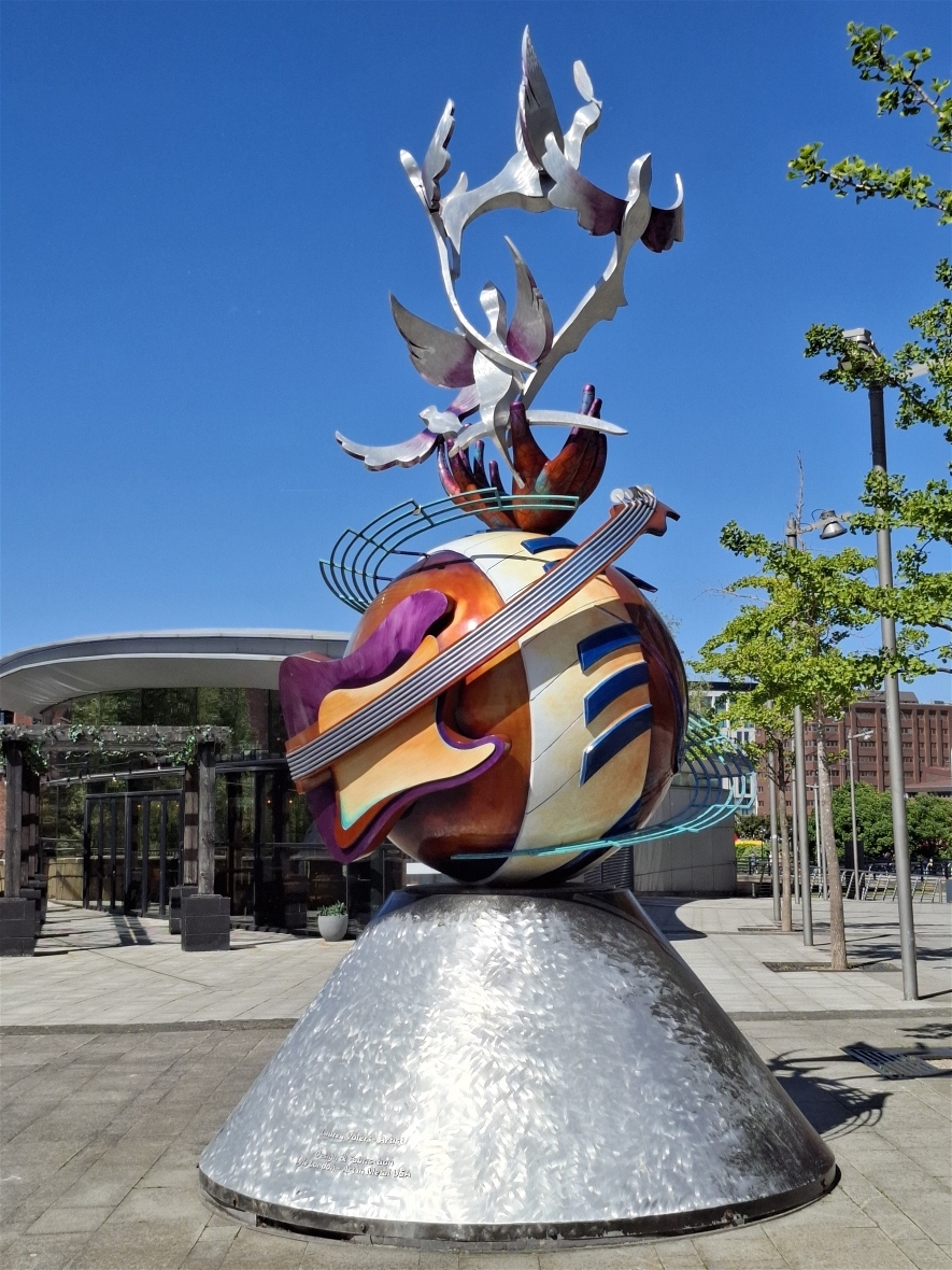 John Lennon Peace Monument - Liverpool