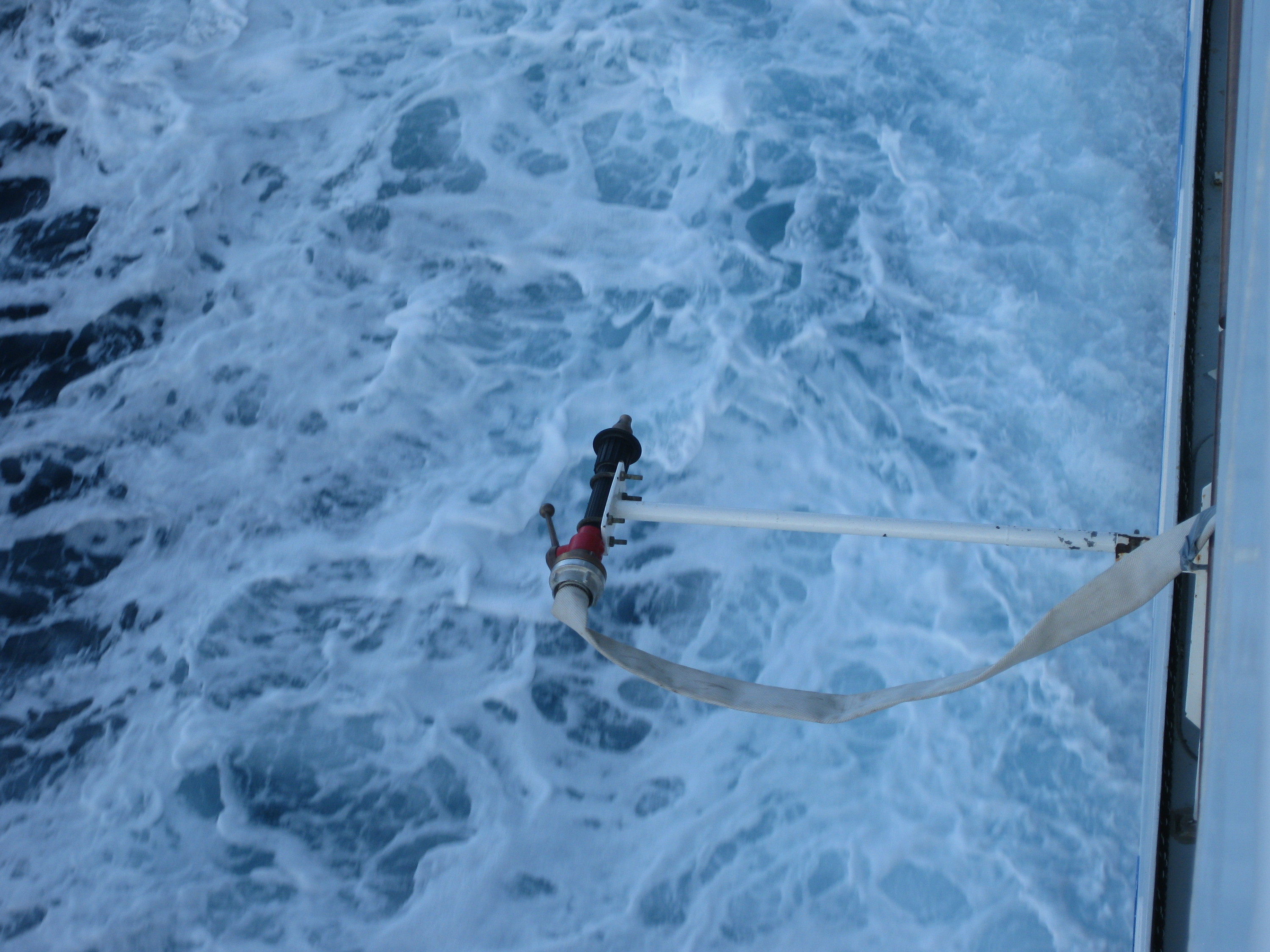 Fahrt durch den Golf von Aden mit "Sicherheitsbesteck"
