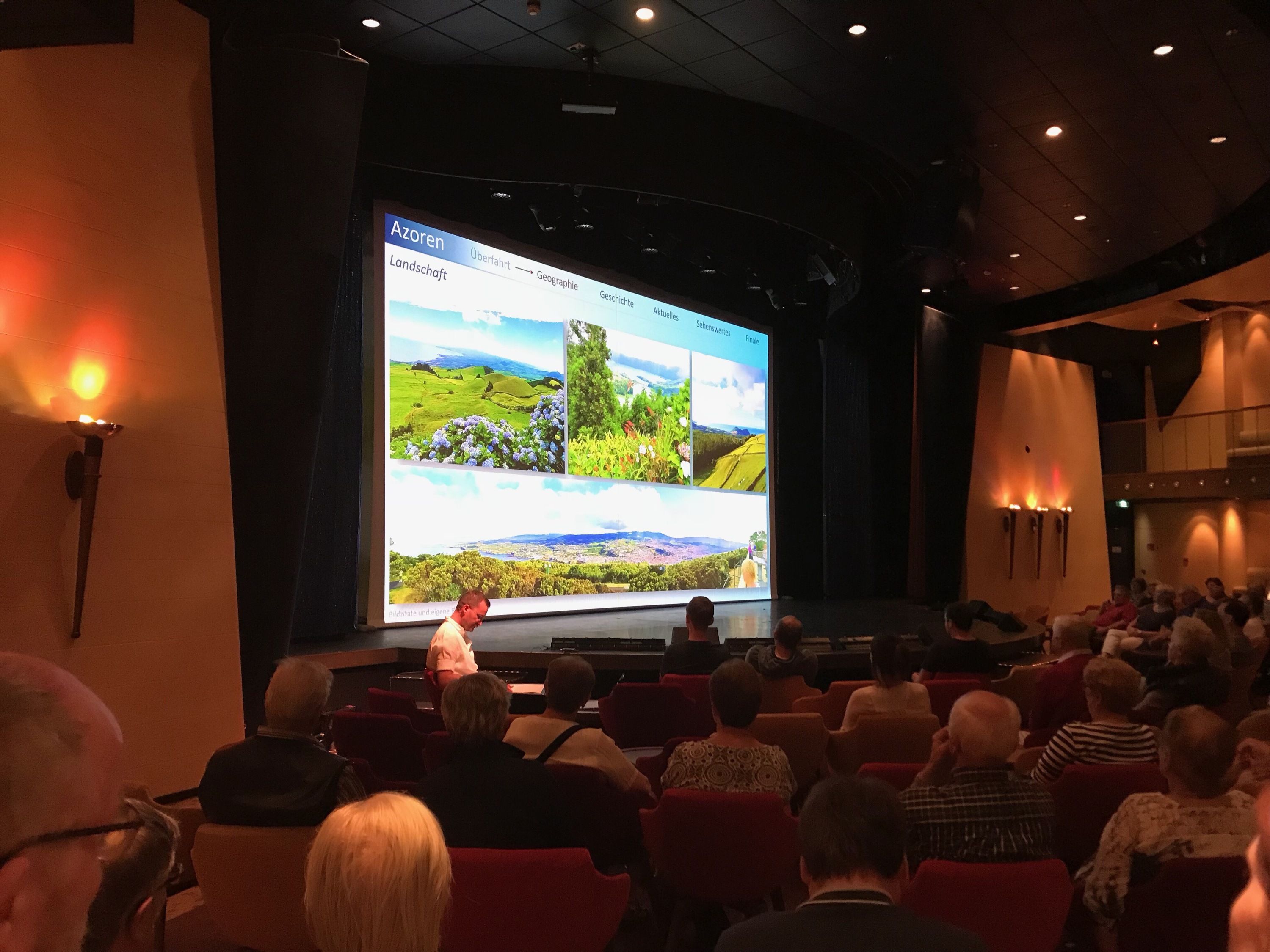 AIDAvita • Vortrag auf einer Selektion-Reise mit Lektor S. Blank