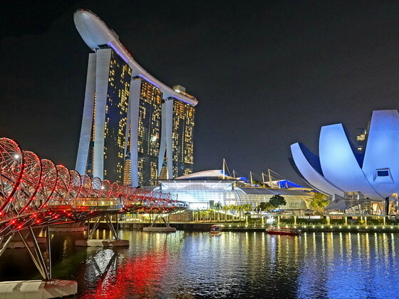 Singapur am Abend.