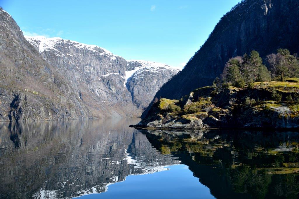Nordische Spiegelung - kurz vor dem Ende des Akrafjords