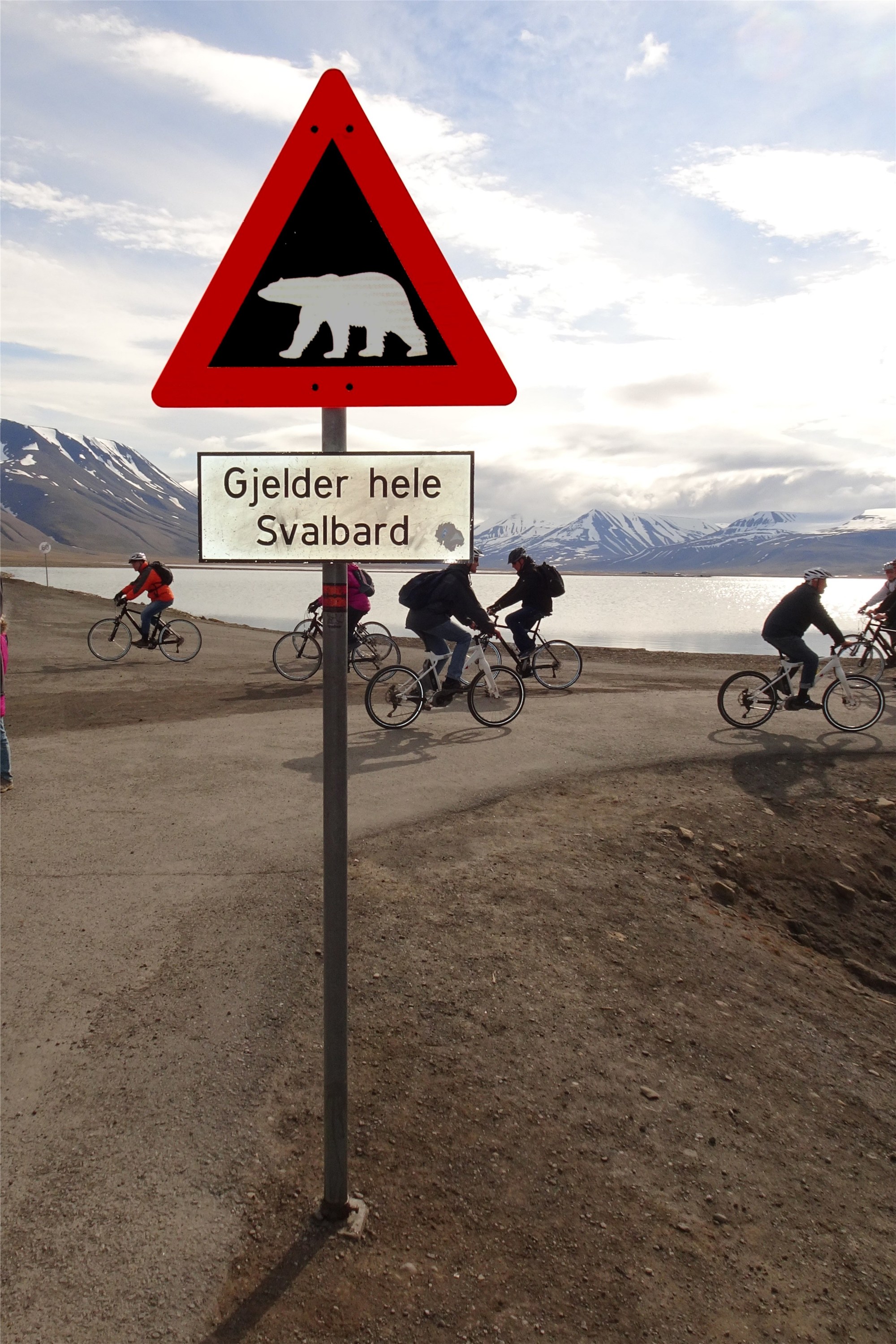Das wohl bekannteste Verkehrsschild auf Spitzbergen