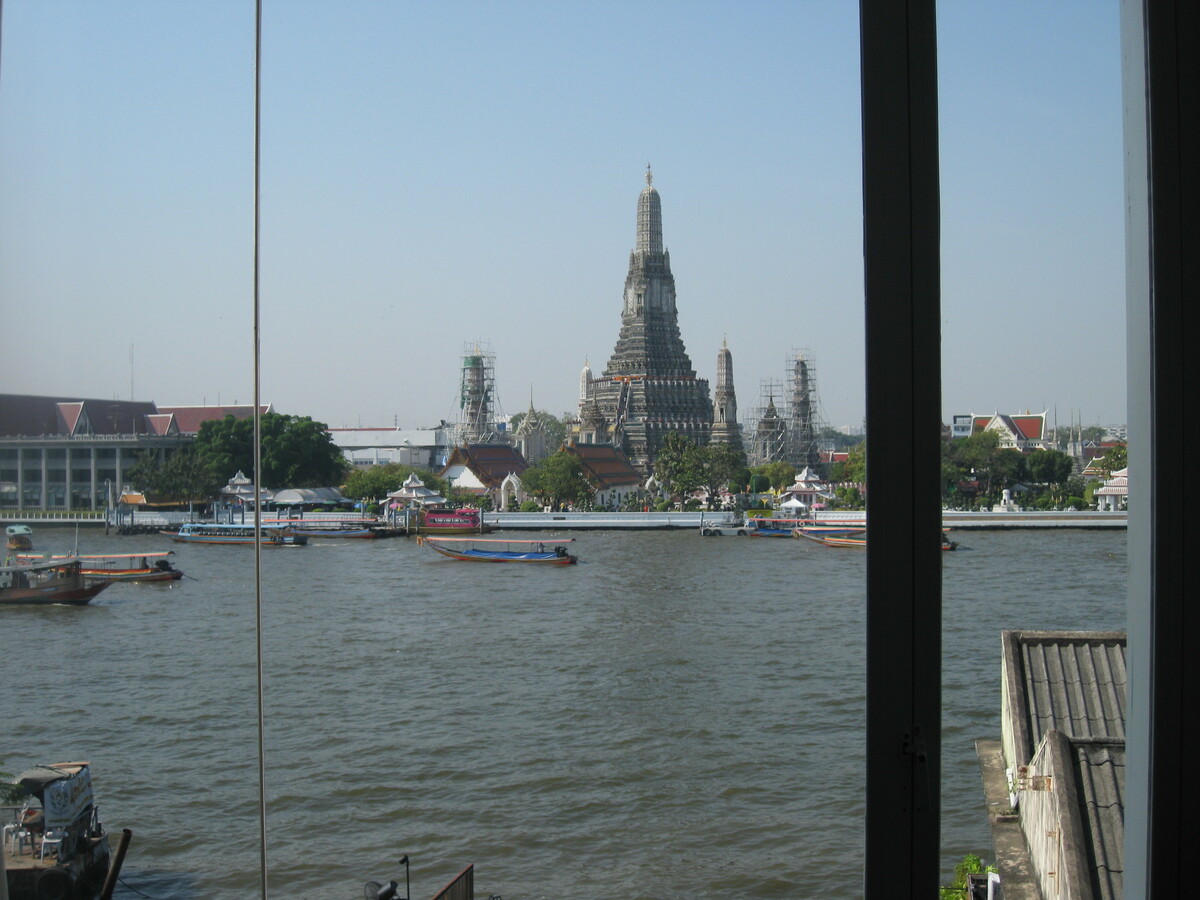 Bangkok Impressions - Blick auf Wat Arun aus meinem Hotelzimmer