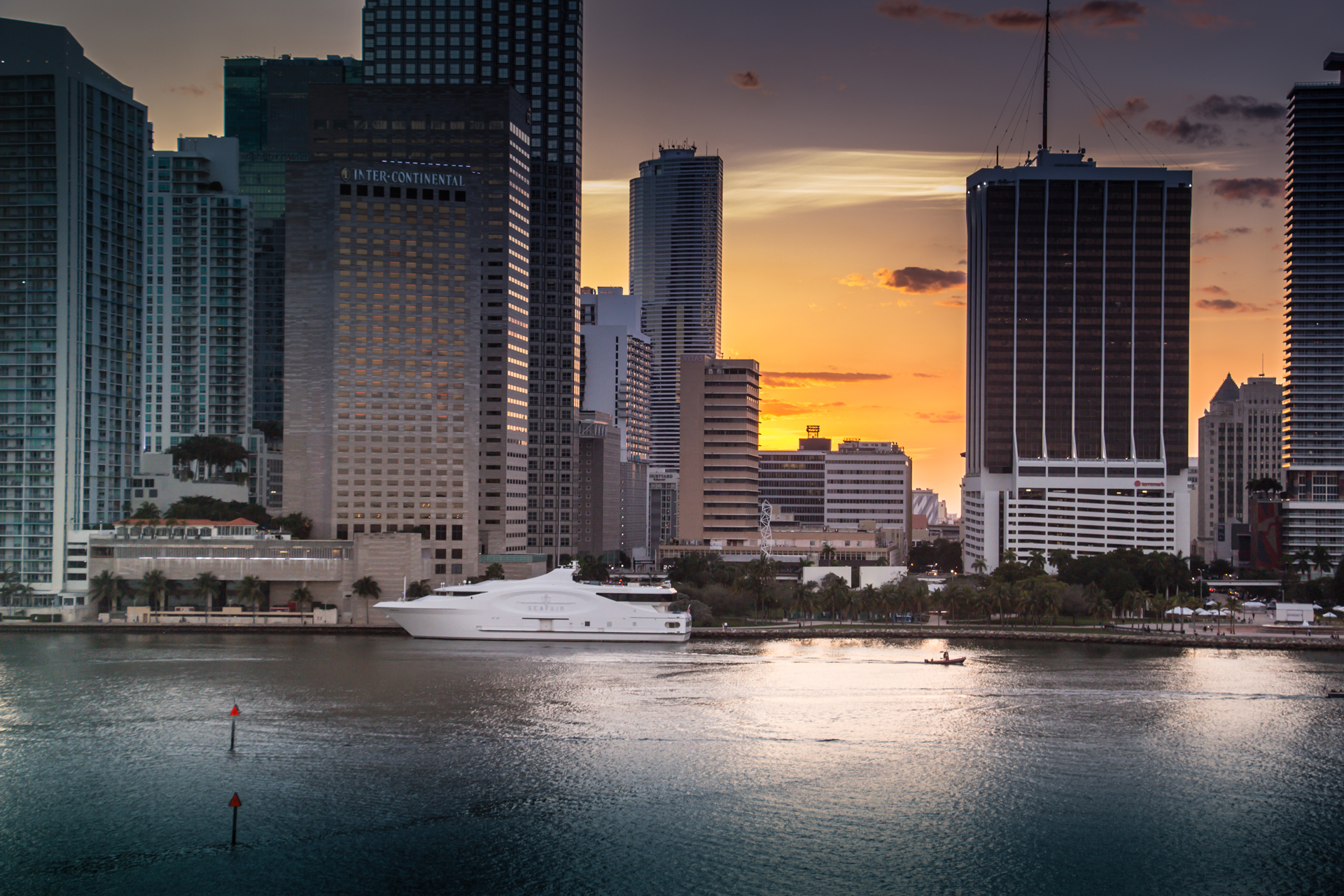 AIDAvita, Miami - sieht vieles spektakulär aus - trotzdem weiß ich heut noch nicht, ob mir die Stadt gefällt ;-)