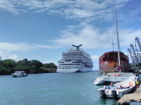 " Carnival Horizon " @ CruisePort La Romana / Domrep.