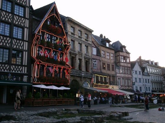 Place du Vieux-Marche  ( Rouen )