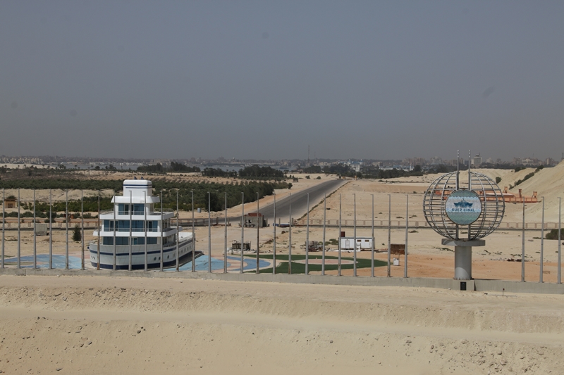 Fahrt durch den Sues-Kanal