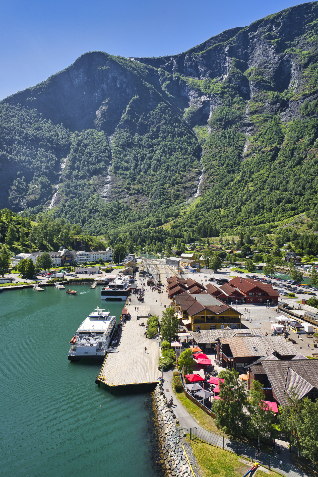 Aussicht auf Flåm von der Außenalster Bar.