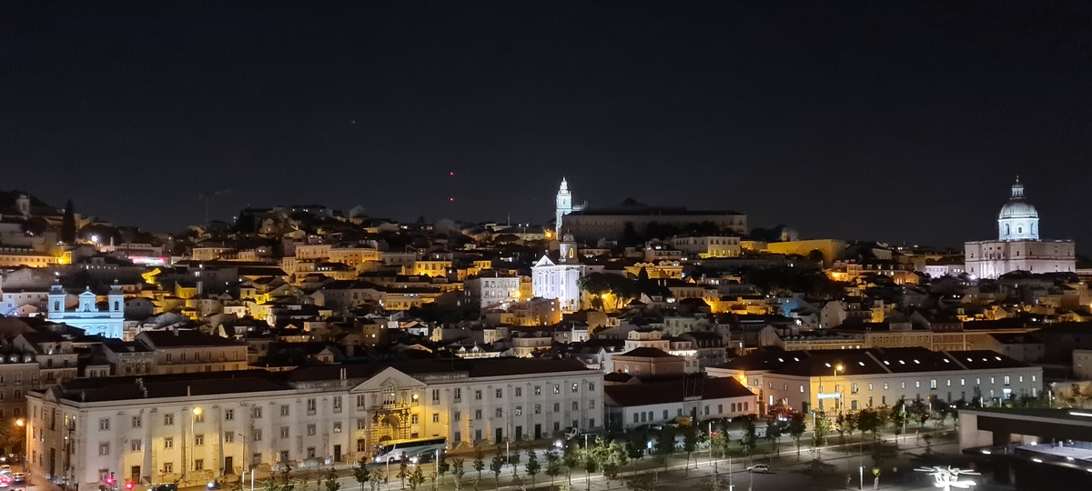 Lissabon über Nacht von der Stella aus, Ende Juni 2022