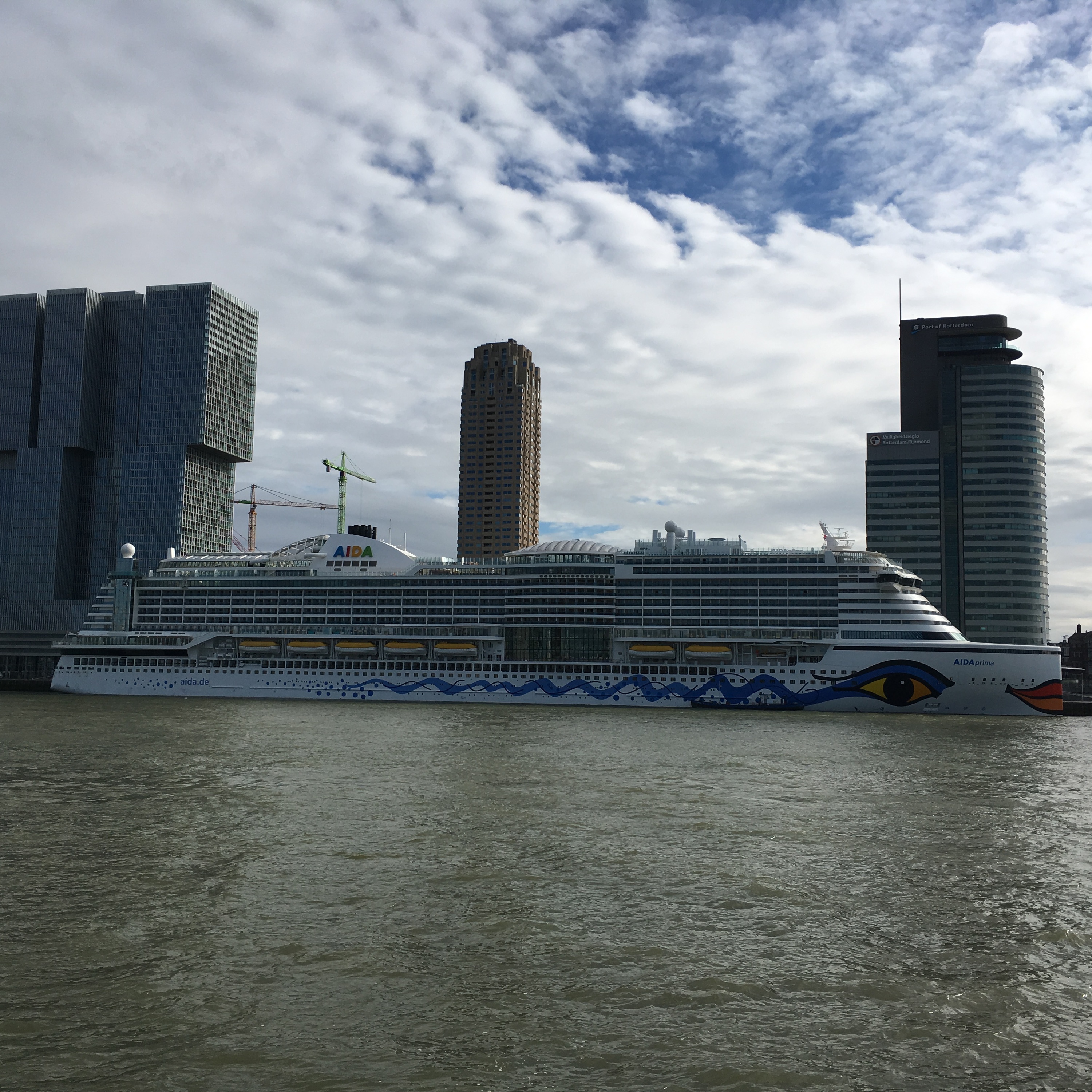 AIDAprima in Rotterdam