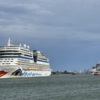 Doppelauslauf AIDA 6.7. Warnemünde