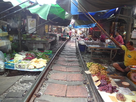 Maeklong Railway Market - nahe Bangkok