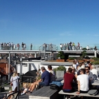 Über den Dächern von Aarhus auf der Glasbodenplattform