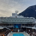 Pool der Koningsdam abends in Juneau